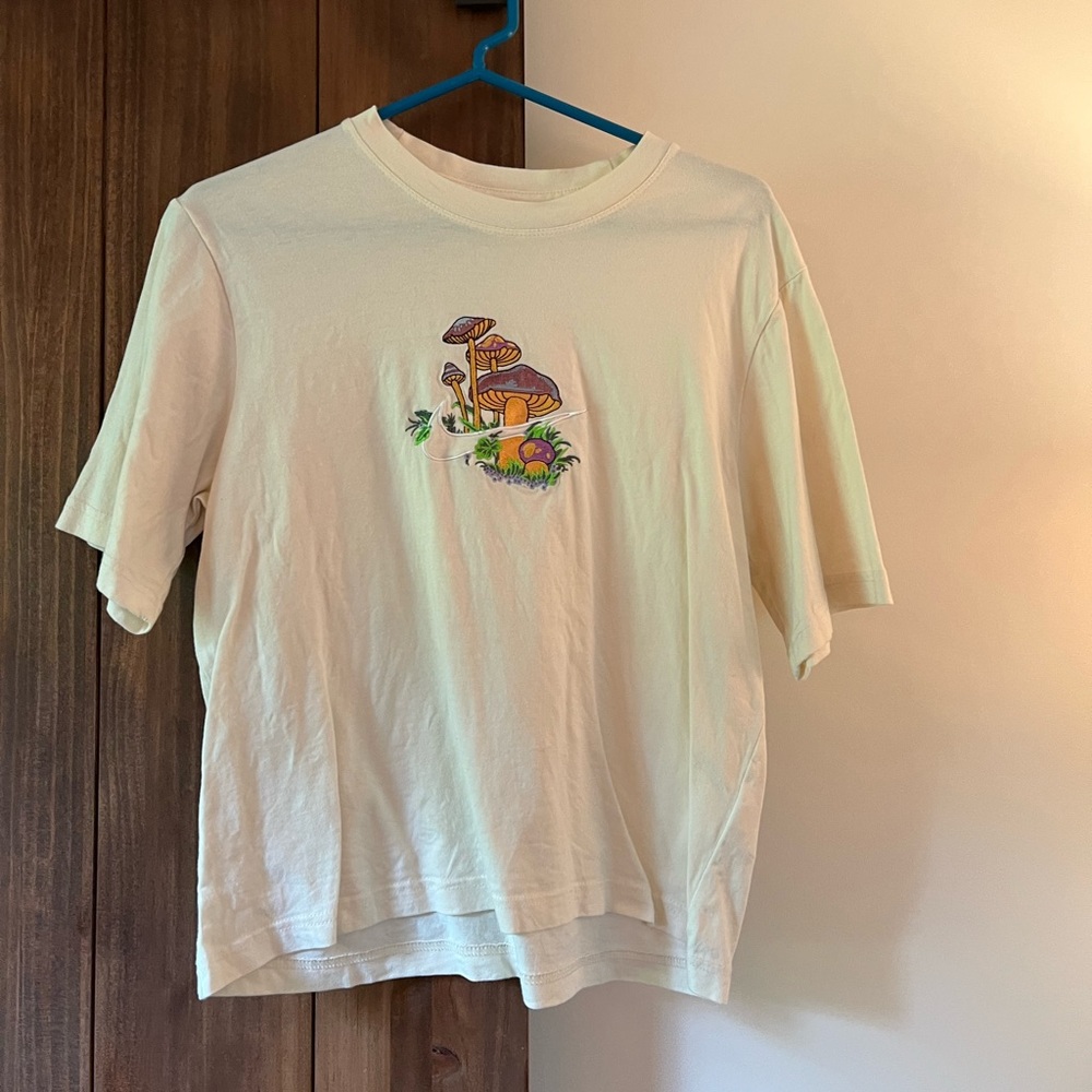 Nike Cream T-Shirt with Multicolor Mushroom Graphic